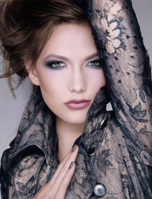 Photos of black and white - Dior-Spring-2011-Makeup-Trend.jpg